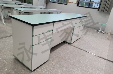 Primary and secondary school furniture